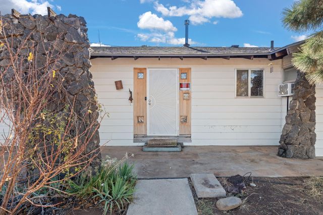 42 Manzano Road, Los Lunas, NM 87031