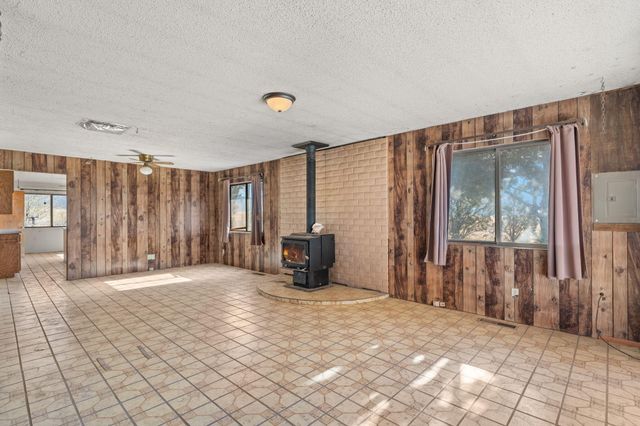 42 Manzano Road, Los Lunas, NM 87031