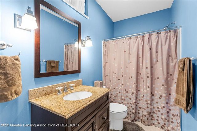 5884 Westover Drive, Bath, MI 48808