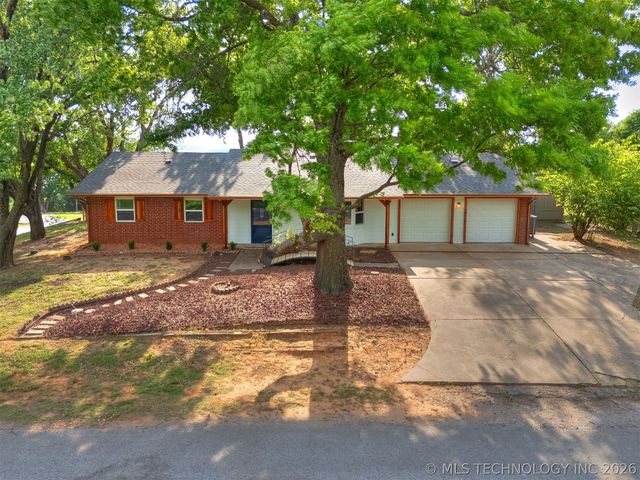 930 S Sinnett Road, Cleveland, OK 74020