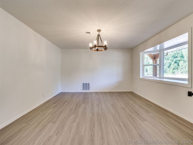 930 S Sinnett Road, Cleveland, OK 74020