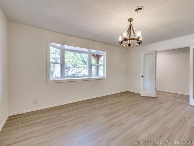 930 S Sinnett Road, Cleveland, OK 74020