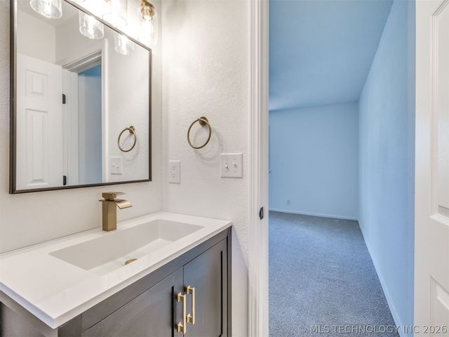 930 S Sinnett Road, Cleveland, OK 74020