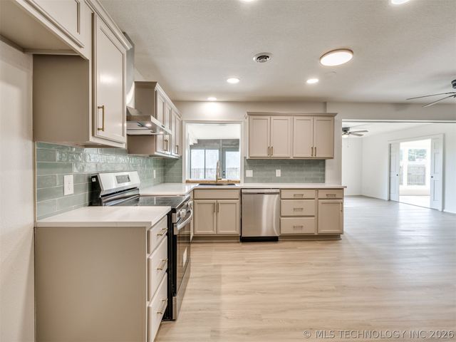 930 S Sinnett Road, Cleveland, OK 74020