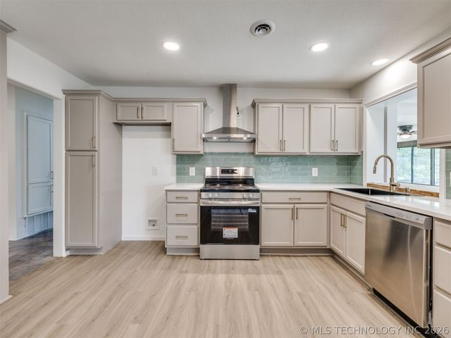 930 S Sinnett Road, Cleveland, OK 74020