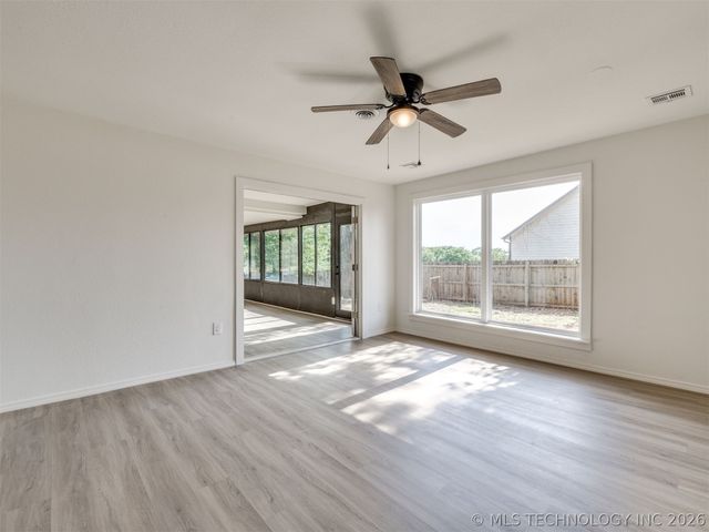 930 S Sinnett Road, Cleveland, OK 74020
