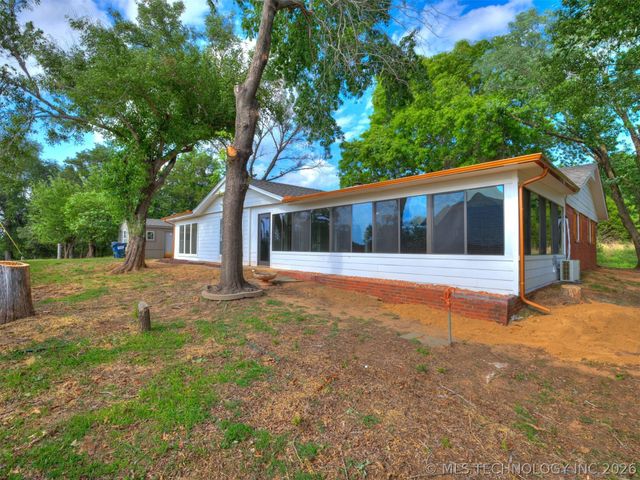 930 S Sinnett Road, Cleveland, OK 74020