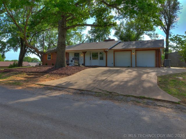 930 S Sinnett Road, Cleveland, OK 74020