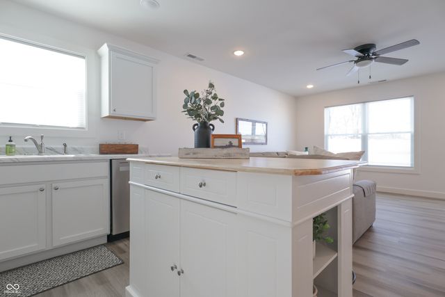 1542 W Paula Drive, Columbus, IN 47201