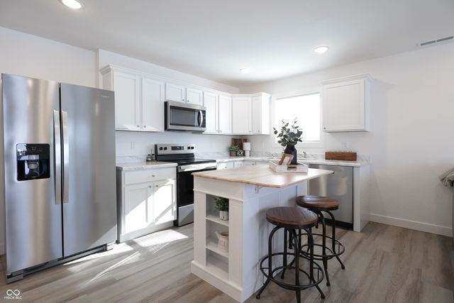 1542 W Paula Drive, Columbus, IN 47201