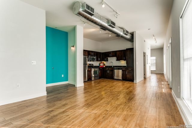 1401 S Flores St Apt 300, San Antonio, TX 78204