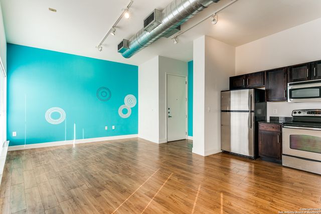 1401 S Flores St Apt 300, San Antonio, TX 78204