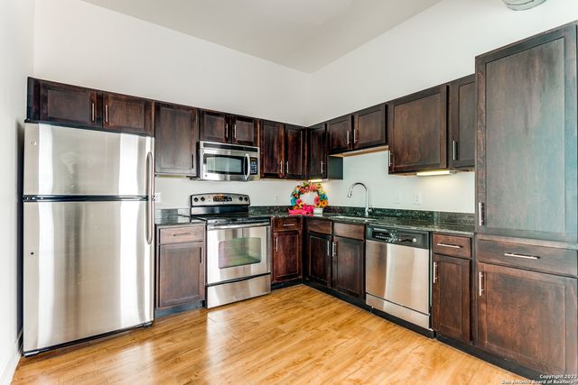 1401 S Flores St Apt 300, San Antonio, TX 78204