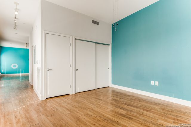1401 S Flores St Apt 300, San Antonio, TX 78204