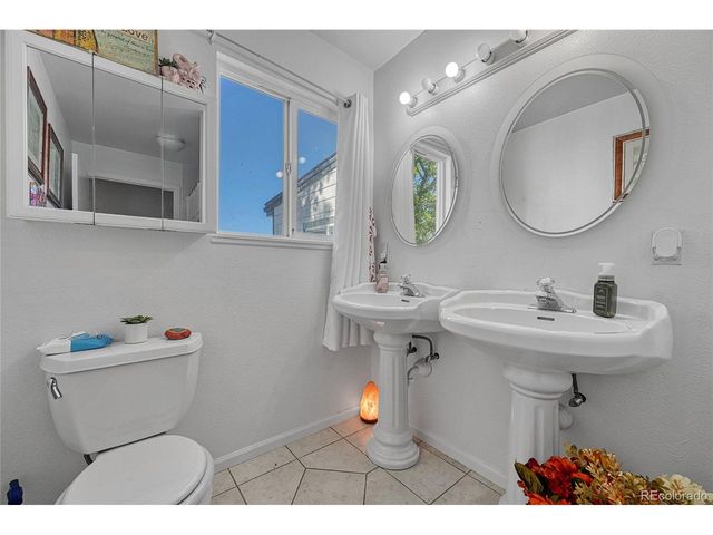 841 S Oakland St, Aurora, CO 80012