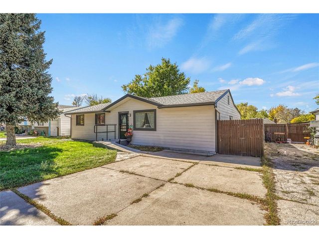 841 S Oakland St, Aurora, CO 80012