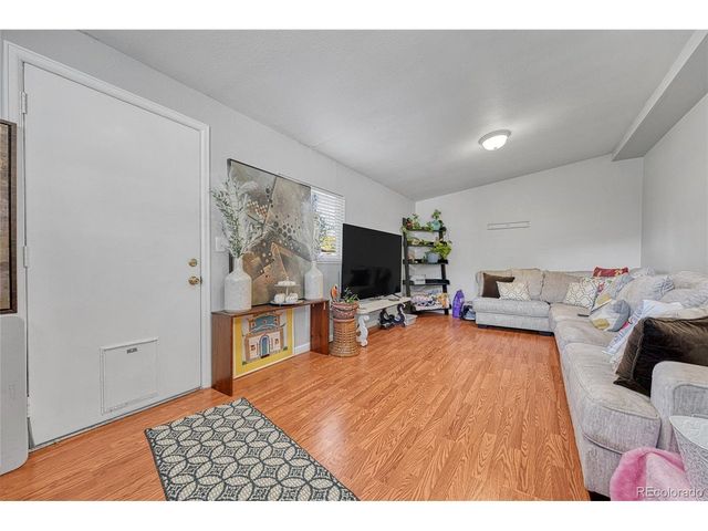 841 S Oakland St, Aurora, CO 80012