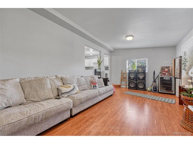 841 S Oakland St, Aurora, CO 80012