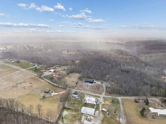 396 Pomona Rd, Crossville, TN 38571