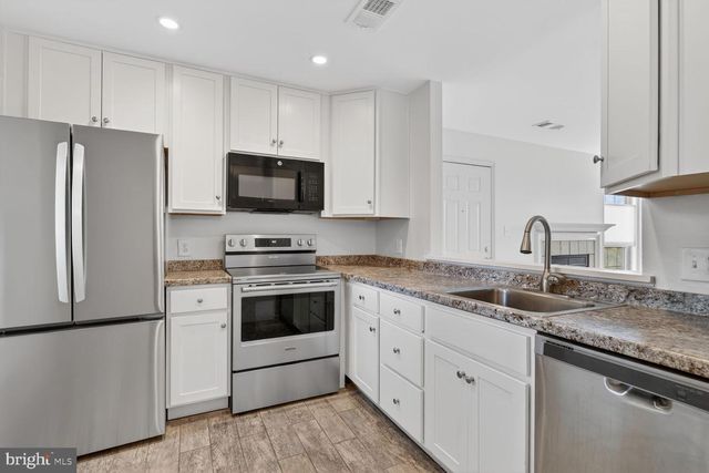 4505-F SAHALEE CT, Alexandria, VA 22312
