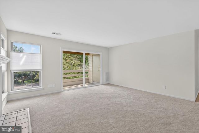 4505-F SAHALEE CT, Alexandria, VA 22312