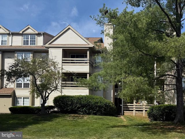 4505-F SAHALEE CT, Alexandria, VA 22312