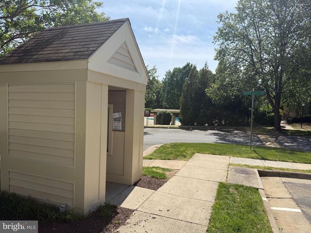 4505-F SAHALEE CT, Alexandria, VA 22312