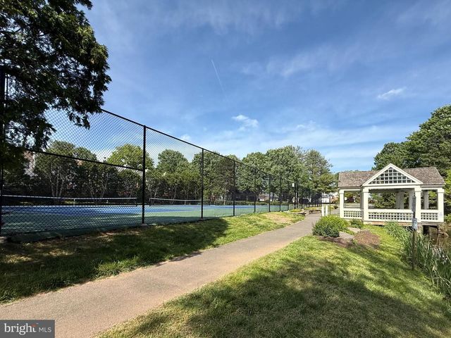 4505-F SAHALEE CT, Alexandria, VA 22312