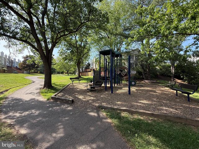 4505-F SAHALEE CT, Alexandria, VA 22312