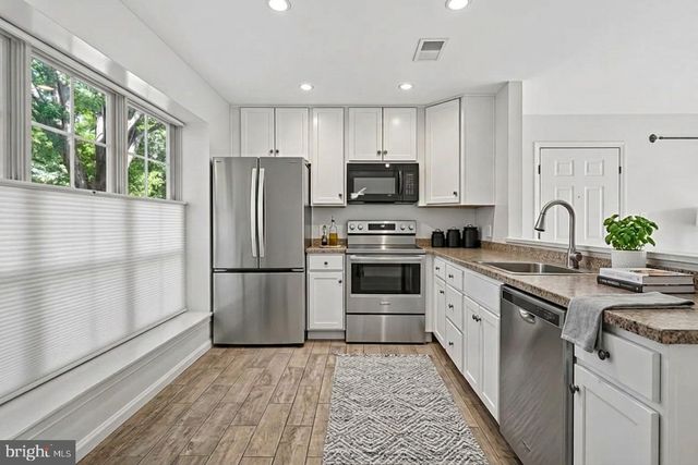 4505-F SAHALEE CT, Alexandria, VA 22312