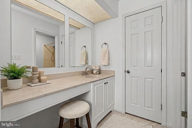 4505-F SAHALEE CT, Alexandria, VA 22312