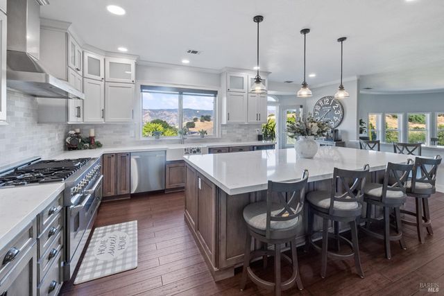 6141 N Vine St, Vacaville, CA 95688