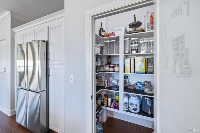 6141 N Vine St, Vacaville, CA 95688