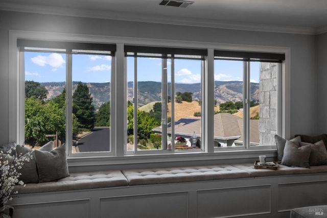 6141 N Vine St, Vacaville, CA 95688