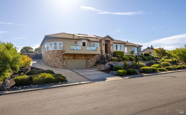 6141 N Vine St, Vacaville, CA 95688