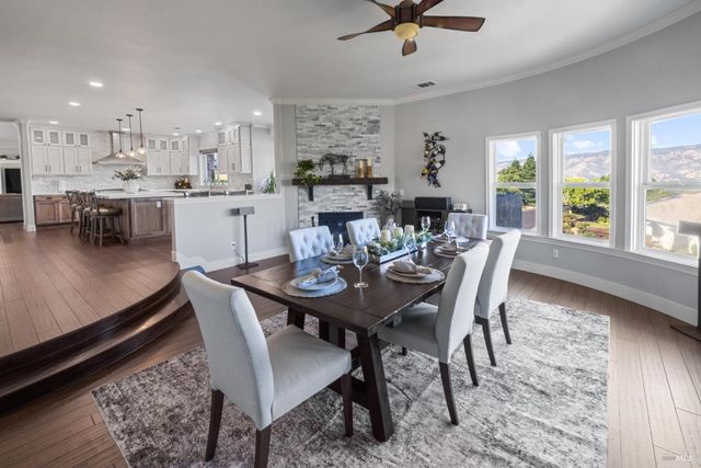 6141 N Vine St, Vacaville, CA 95688