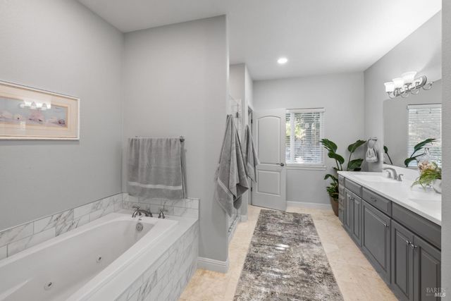 6141 N Vine St, Vacaville, CA 95688