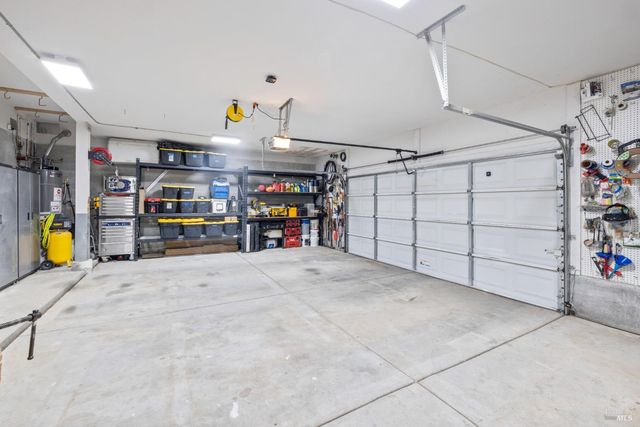 6141 N Vine St, Vacaville, CA 95688