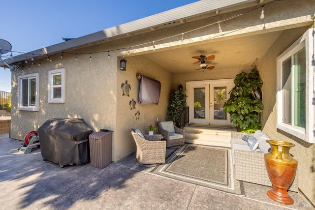 6141 N Vine St, Vacaville, CA 95688