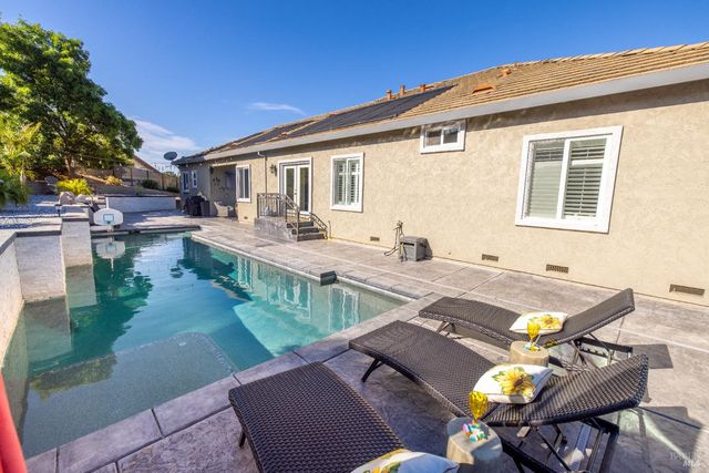 6141 N Vine St, Vacaville, CA 95688