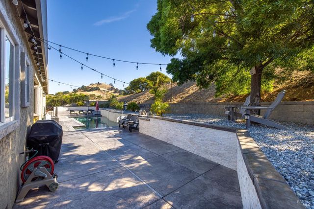 6141 N Vine St, Vacaville, CA 95688