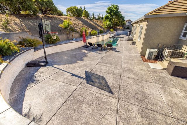 6141 N Vine St, Vacaville, CA 95688