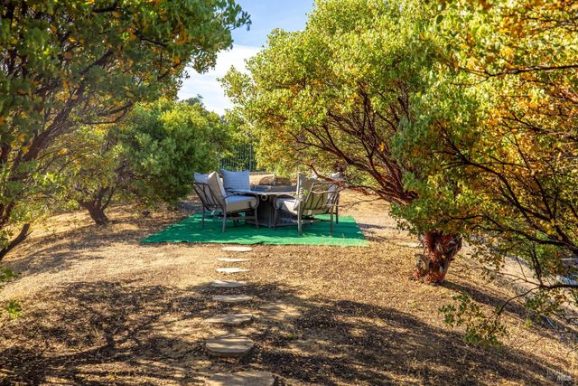 6141 N Vine St, Vacaville, CA 95688