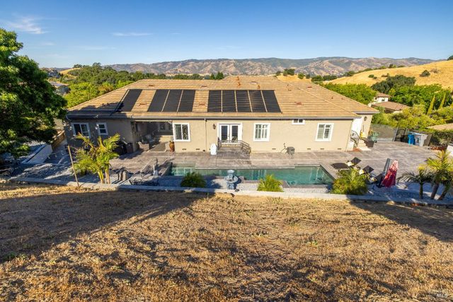 6141 N Vine St, Vacaville, CA 95688