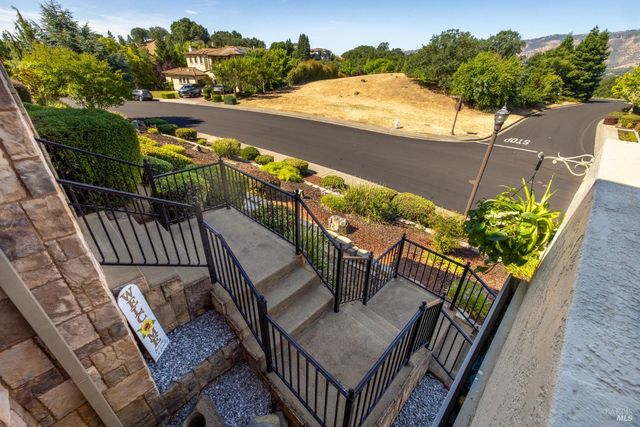 6141 N Vine St, Vacaville, CA 95688