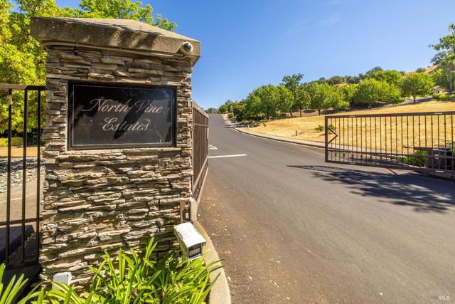 6141 N Vine St, Vacaville, CA 95688