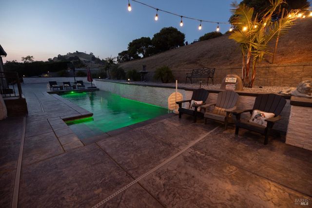 6141 N Vine St, Vacaville, CA 95688