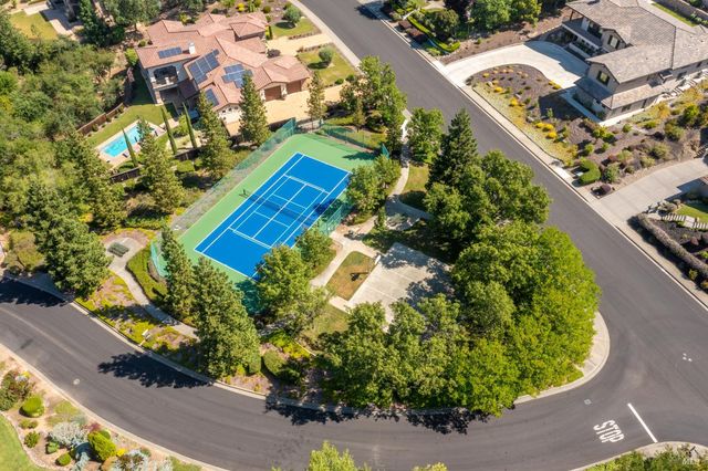 6141 N Vine St, Vacaville, CA 95688