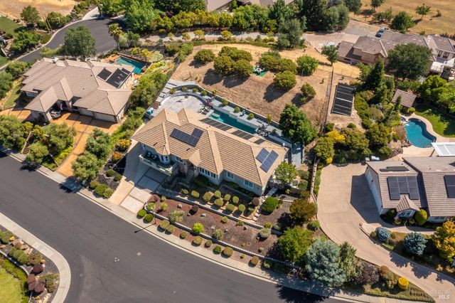 6141 N Vine St, Vacaville, CA 95688