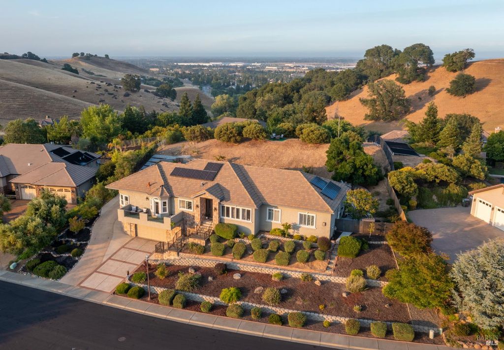 6141 N Vine St, Vacaville, CA 95688